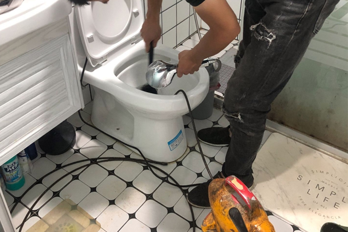 大涌镇马桶堵塞自己疏通还是找师傅？专业上门服务让你省时更省心